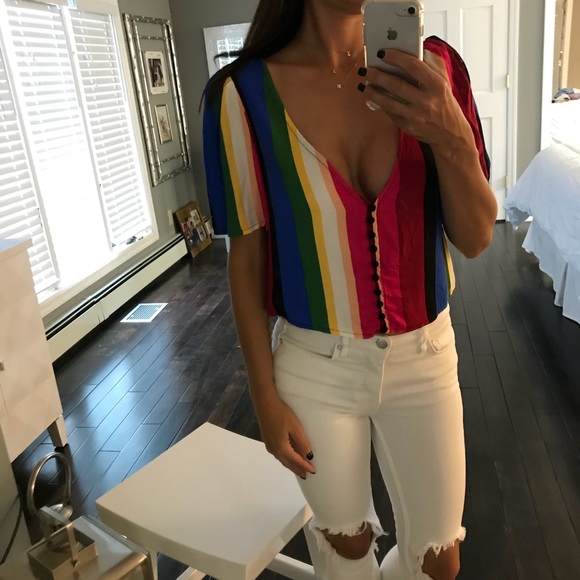 Forever 21 Tops - F21 red stripe flowy crop top size small